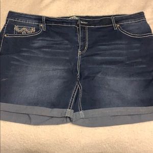 Plus Zanadi shorts 24 w